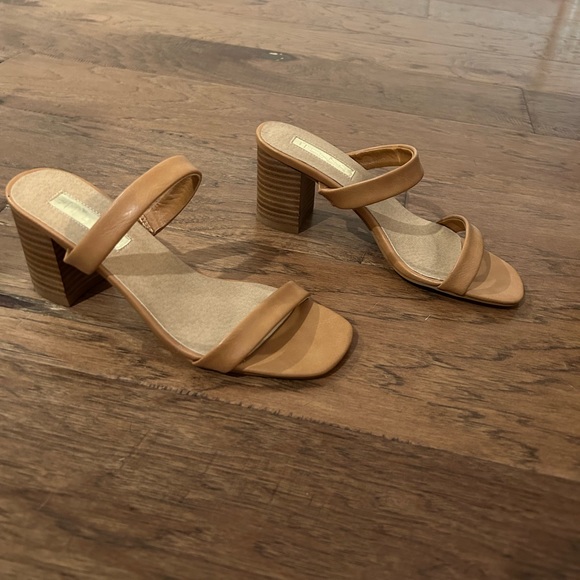 Tan Block Heels. Work a few times - Picture 4 of 4